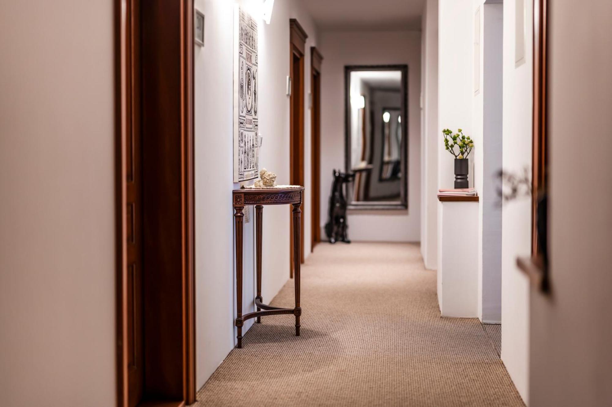 Aparthotel Maargick Krakow Bagian luar foto