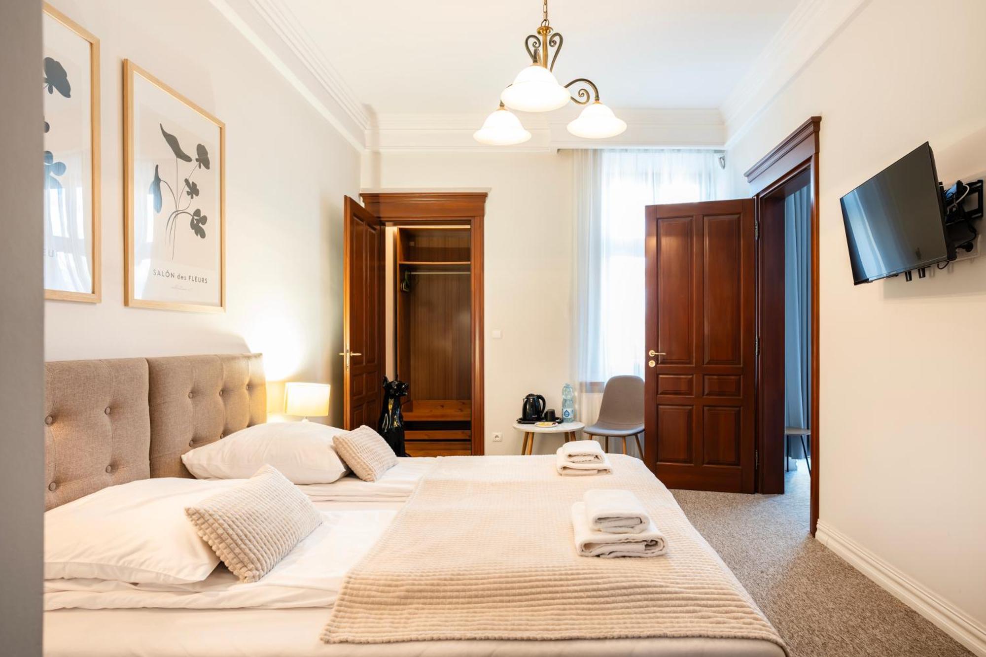 Aparthotel Maargick Krakow Bagian luar foto